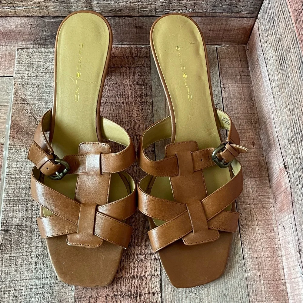 Bandolino Women’s Size 10 Tan Kitten Heels Gently Used - Picture 2 of 4
